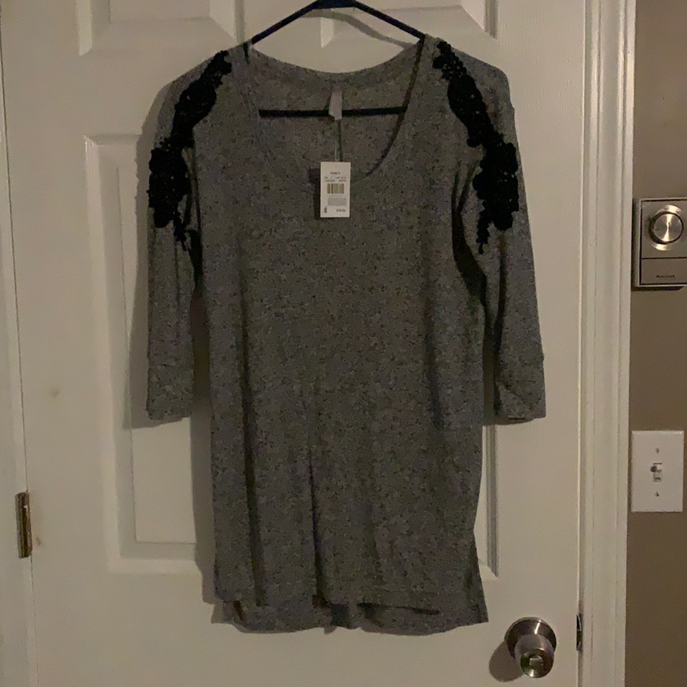 Quarter sleeve with lace shirt